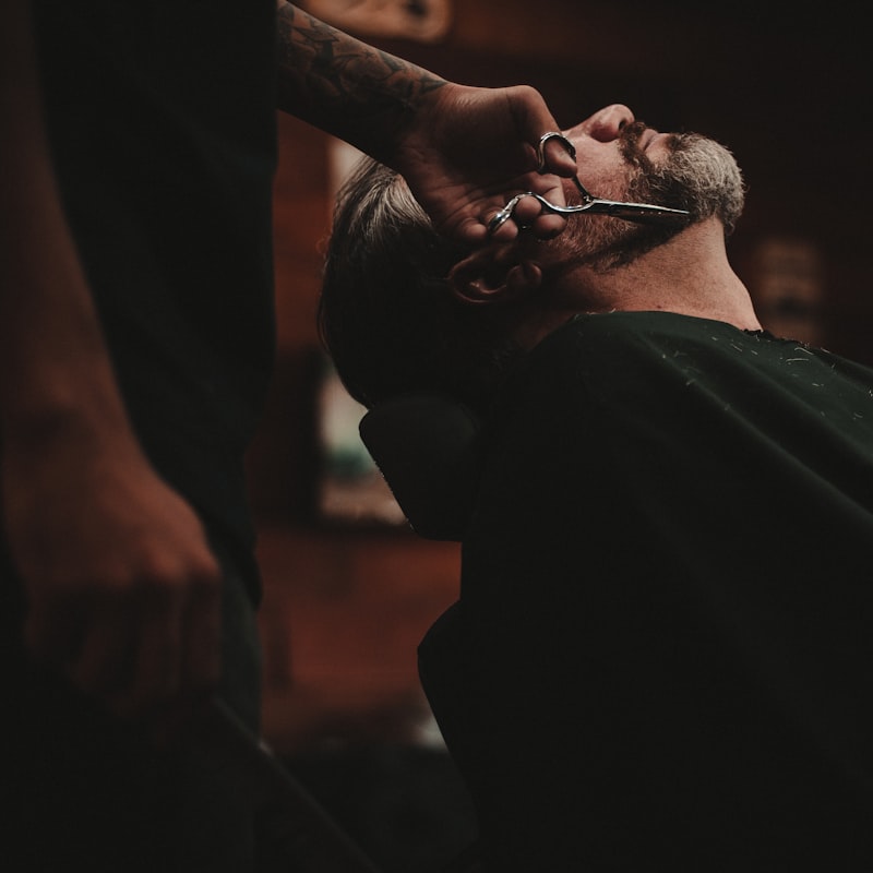 Straight-razor shave in the chair